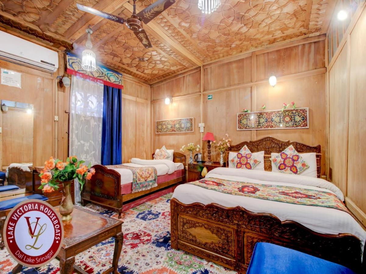 Bed and Breakfast Lake Victoria Houseboats Сринагар Экстерьер фото